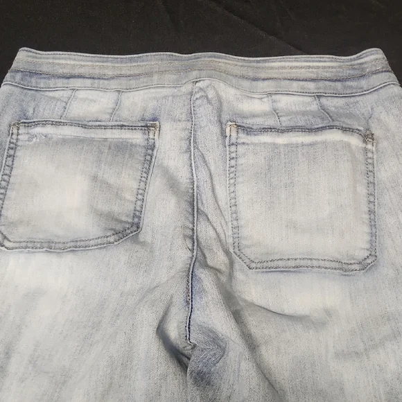 Wit & Wisdom Light Blue Distressed Jeans - Picture 7 of 7